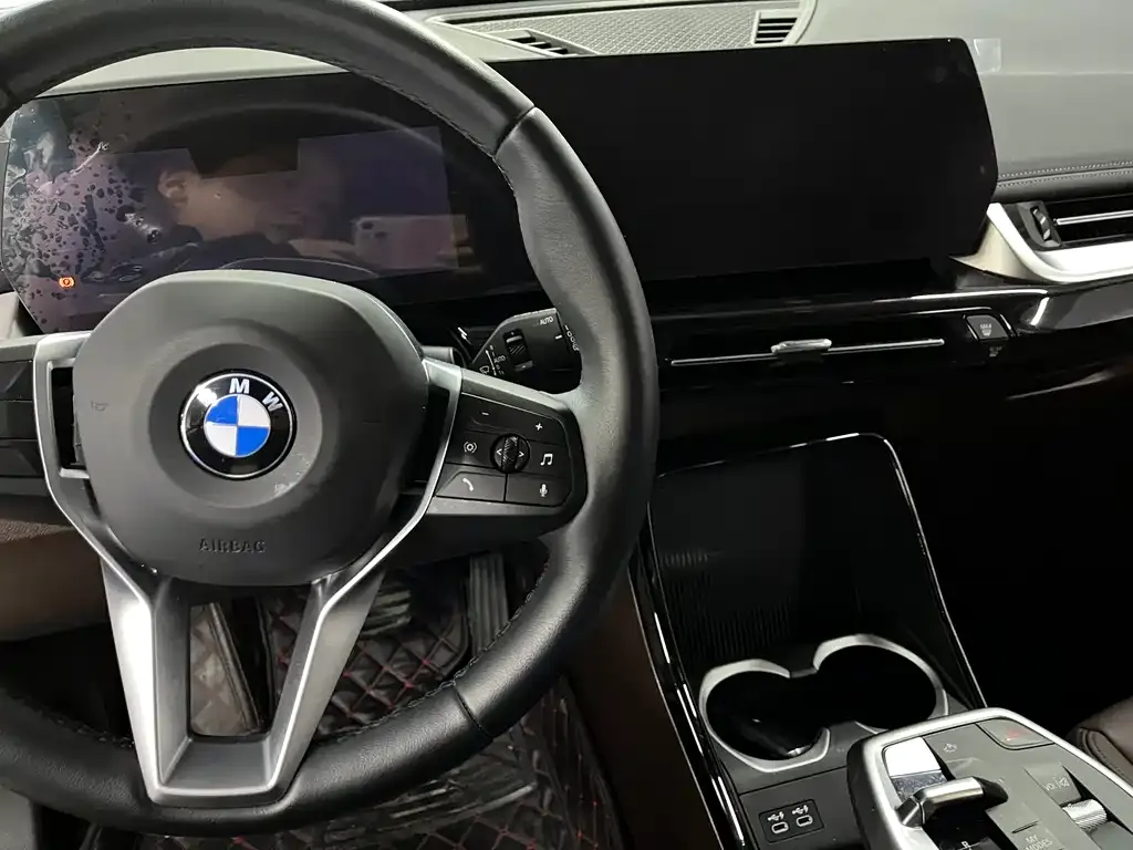 BMW X1 — фото 10