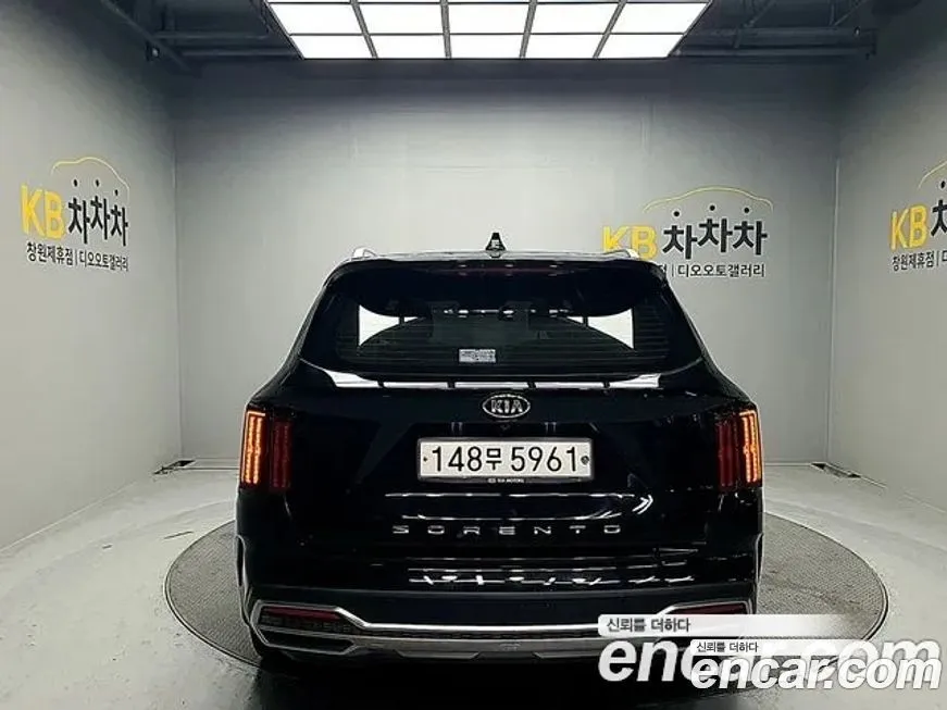 Kia Sorento — фото 7