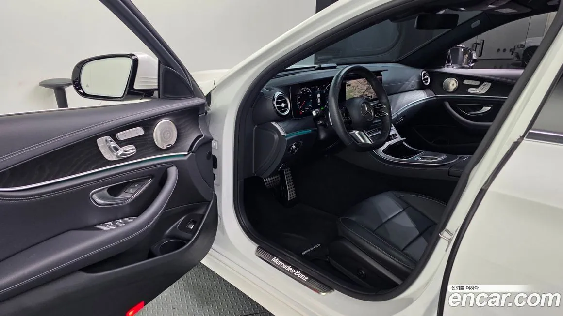 Mercedes-Benz E-Class — фото 10