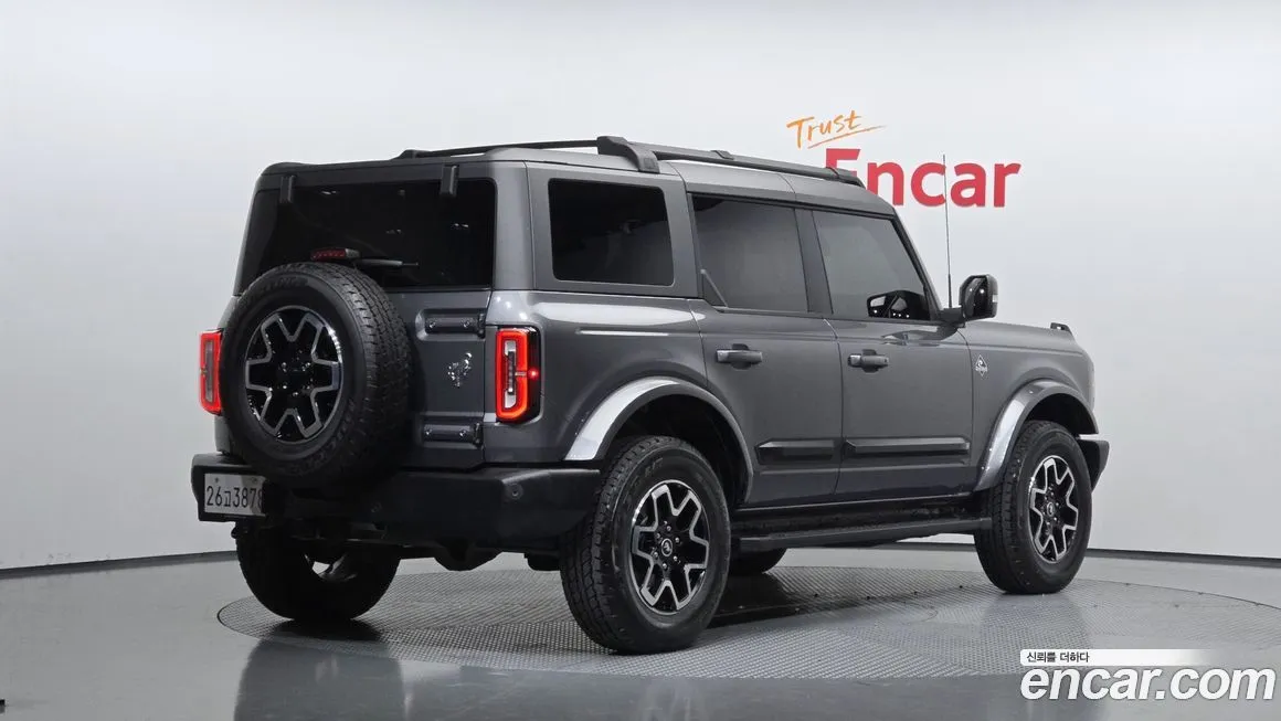 Ford Bronco — фото 7