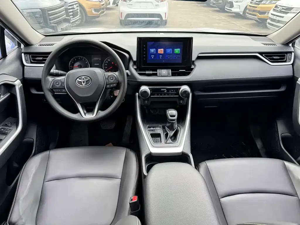 Toyota RAV4 — фото 3