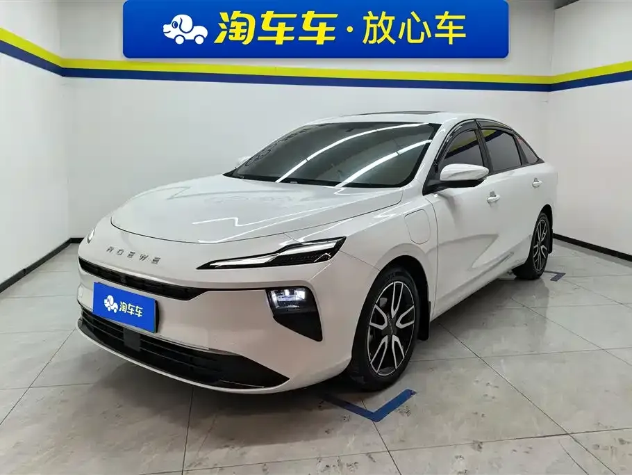Roewe D6 — фото 1