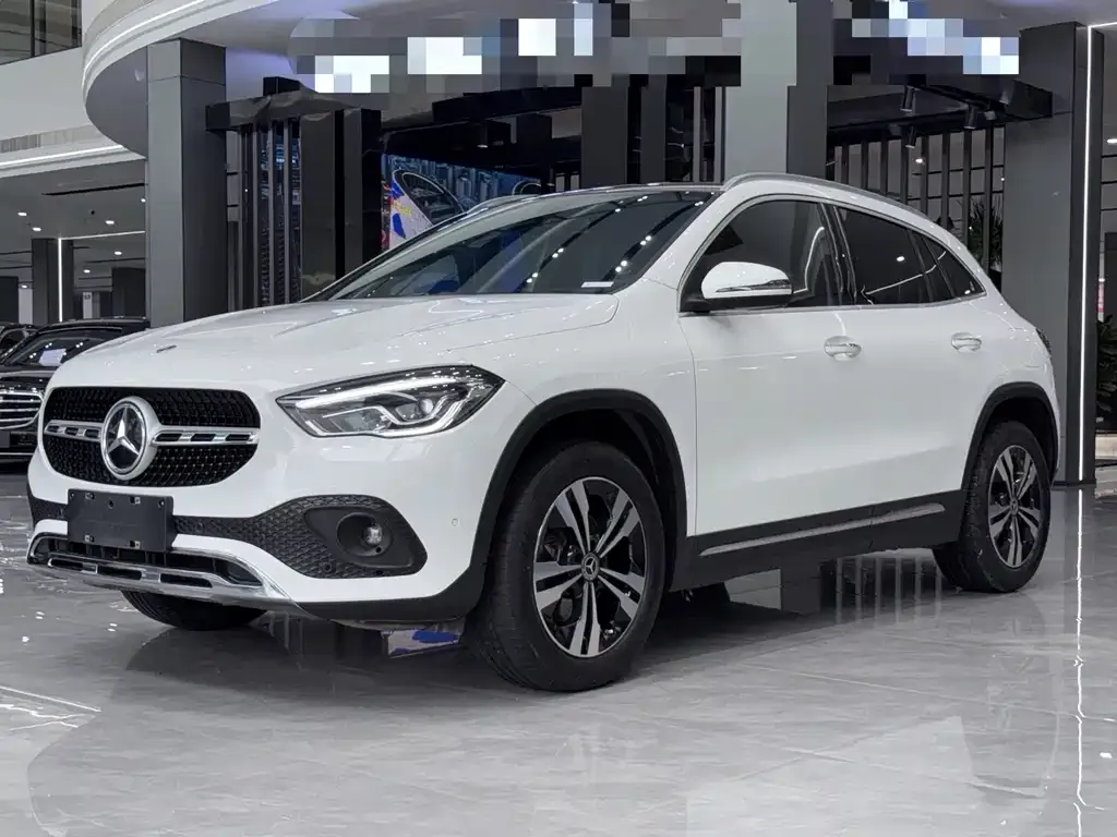 Mercedes-Benz GLA — фото 1