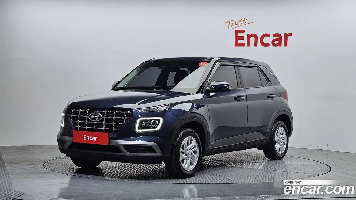 Hyundai Venue — фото 1