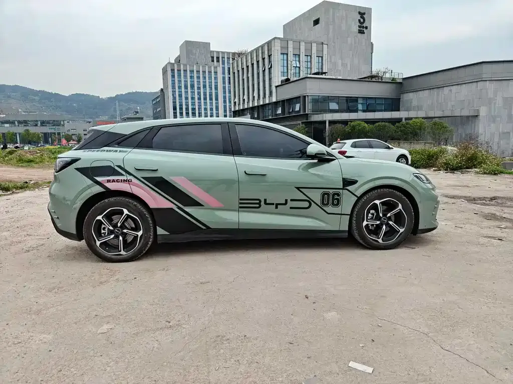 BYD Seal 06GT — фото 9