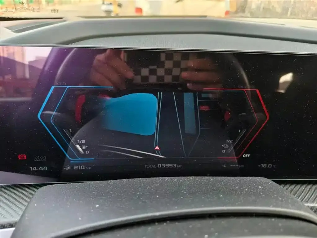 BMW XM — фото 4
