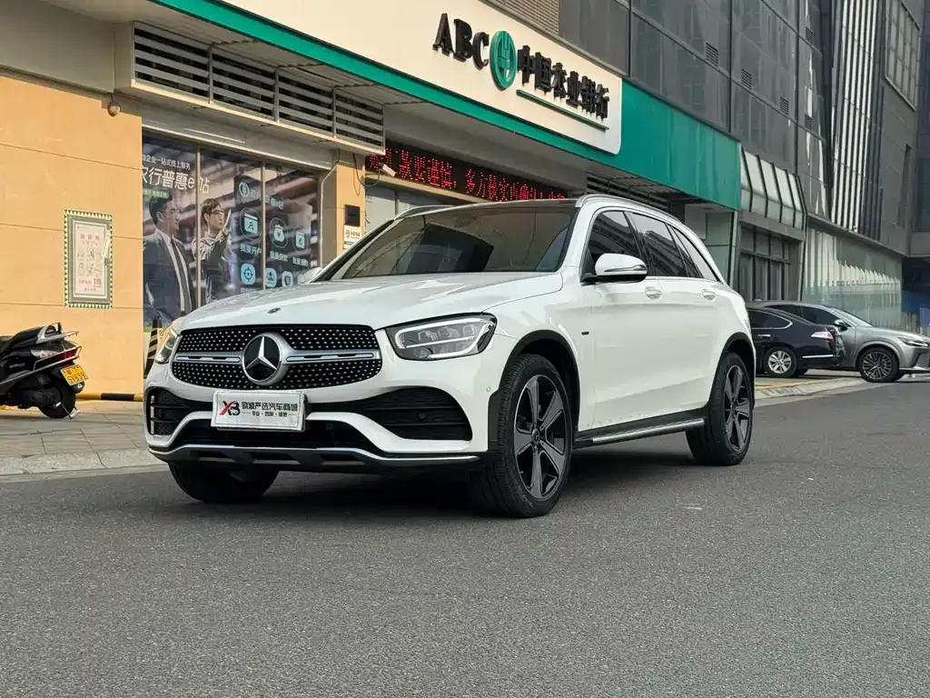 Mercedes-Benz GLC — фото 1
