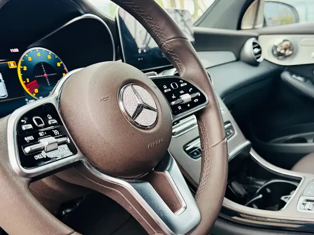 Mercedes-Benz GLC — фото 10