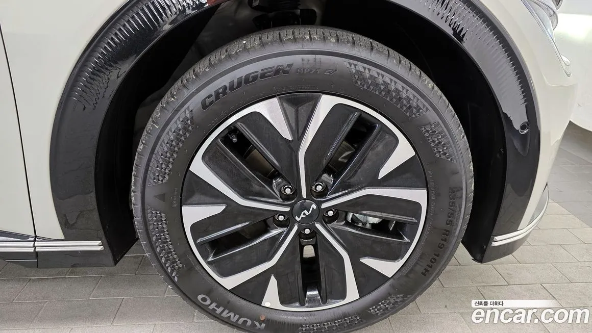 Kia EV6 — фото 9