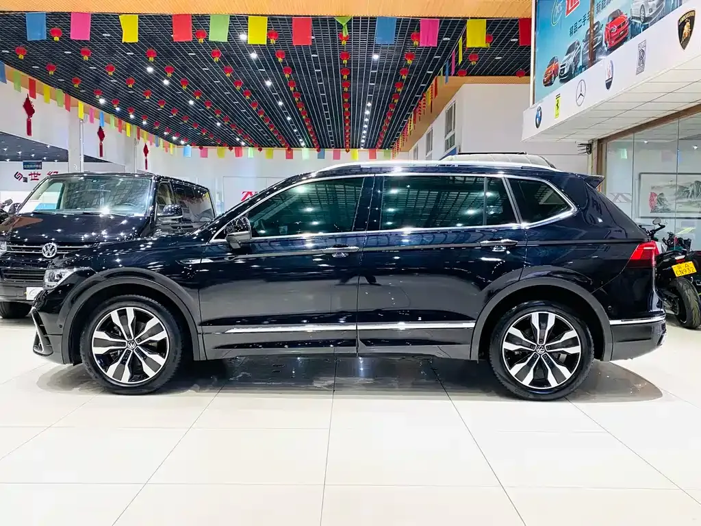 Volkswagen Tiguan L — фото 3