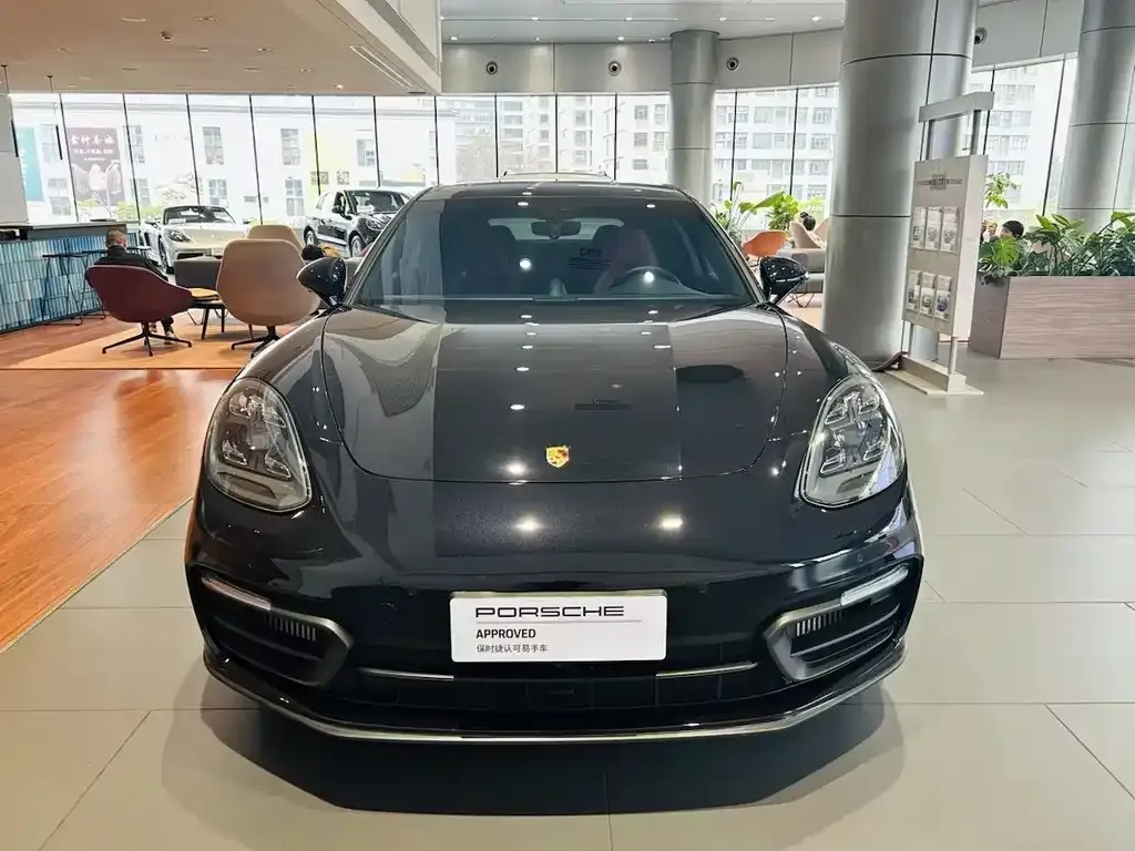 Porsche Panamera — фото 1