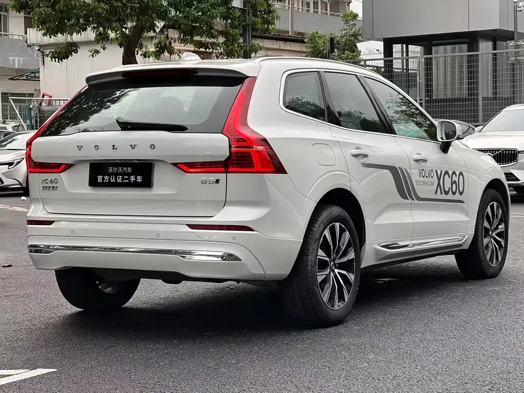 Volvo XC60 — фото 3