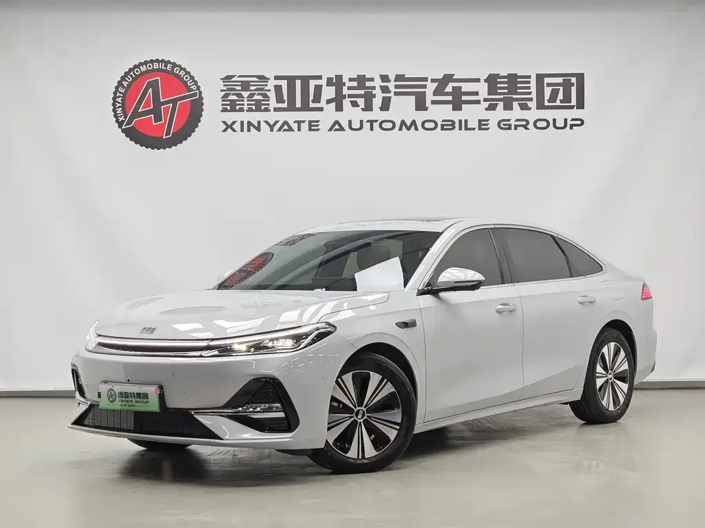 Geely Galaxy A7 — фото 1