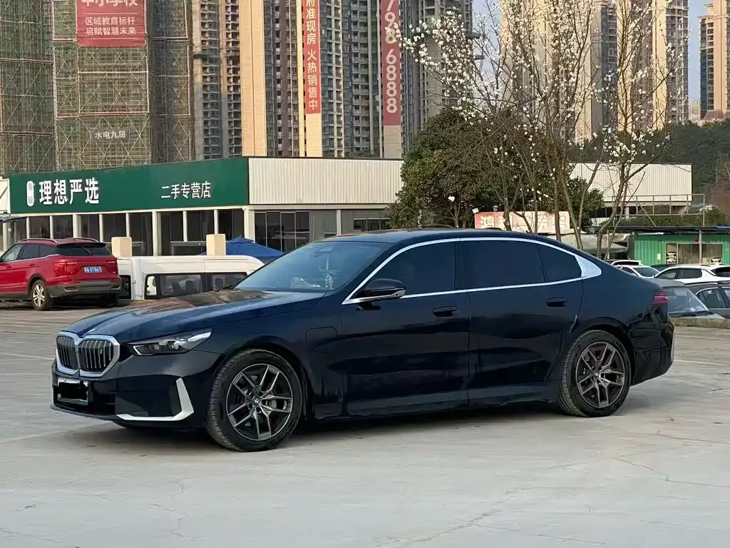 BMW i5 — фото 1