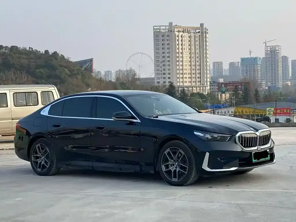 BMW i5 — фото 2