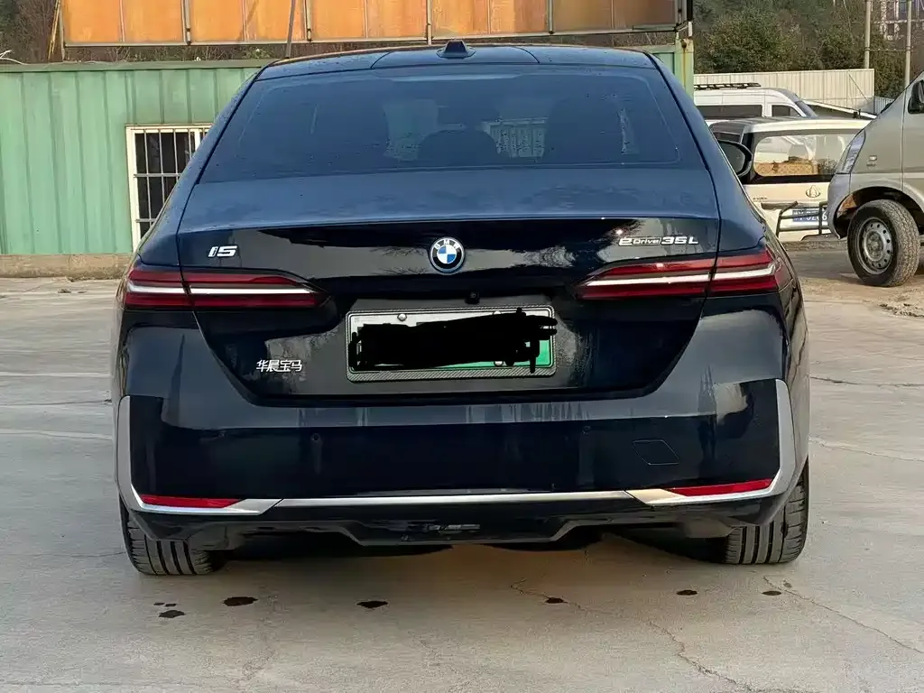 BMW i5 — фото 8