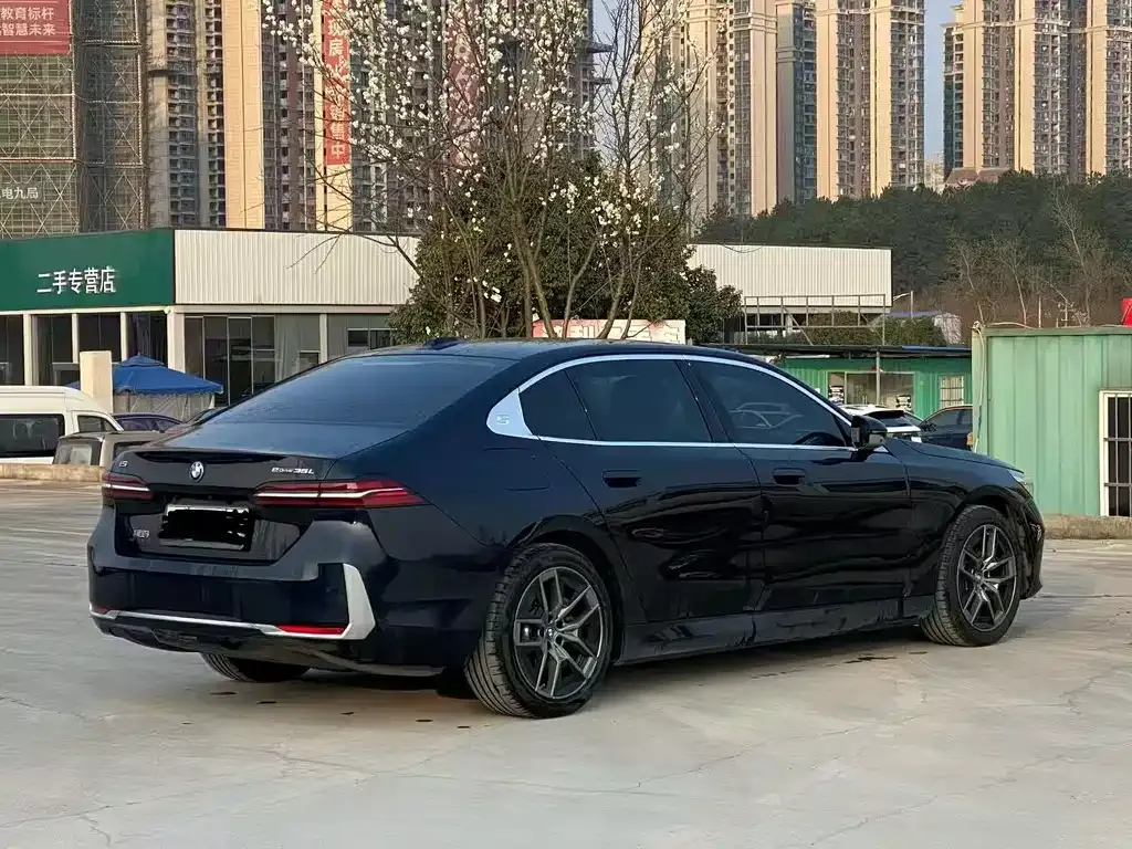 BMW i5 — фото 4