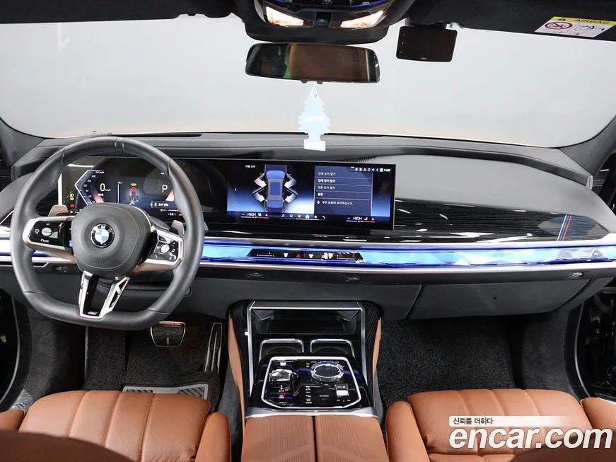 BMW 7-Series — фото 10