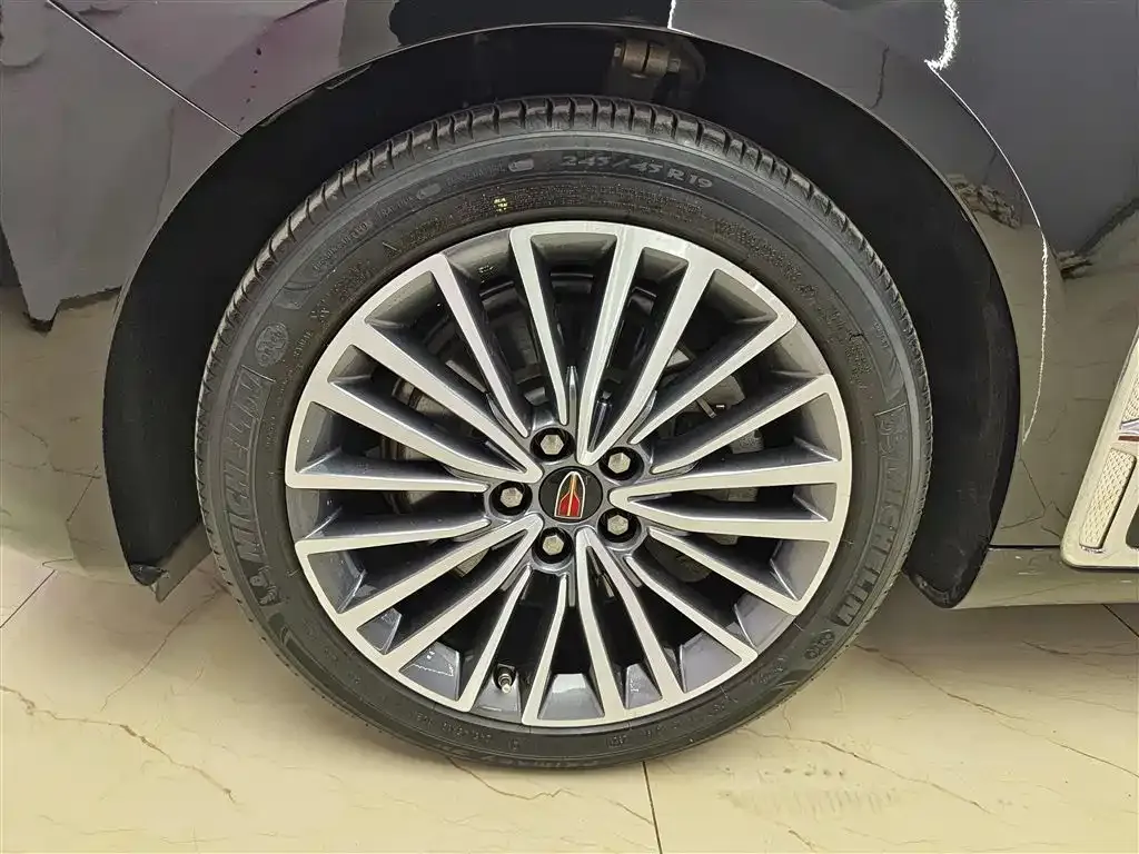Hongqi H9 — фото 6