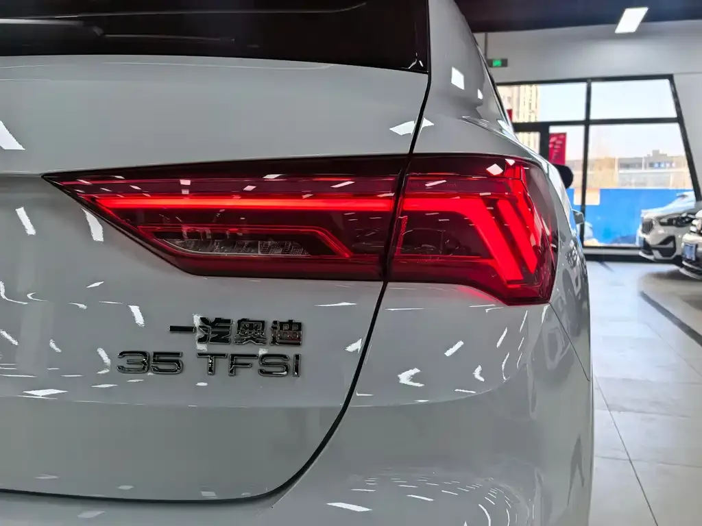 Audi Q3 — фото 2