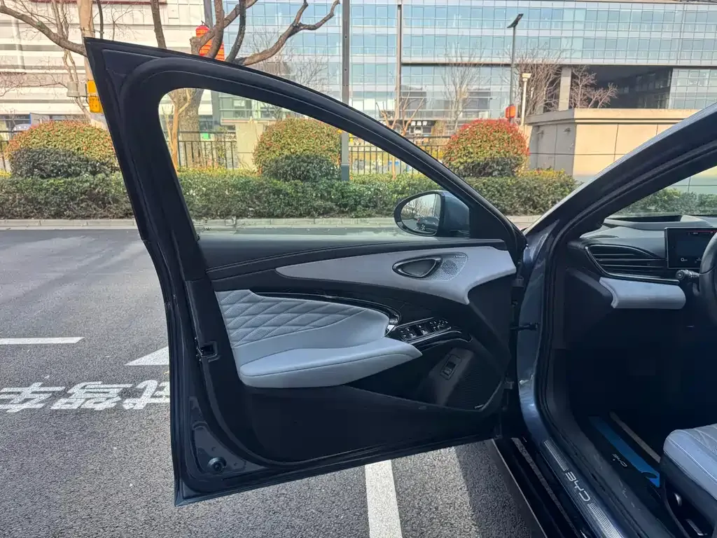 BYD Seal — фото 4