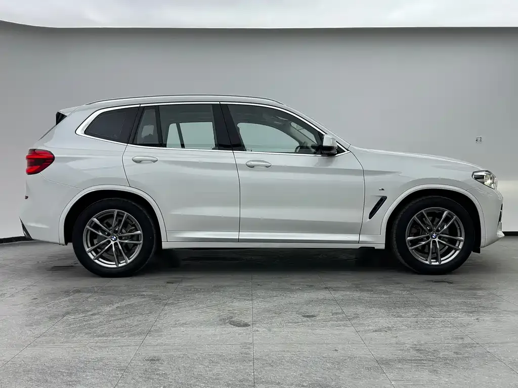 BMW X3 — фото 9