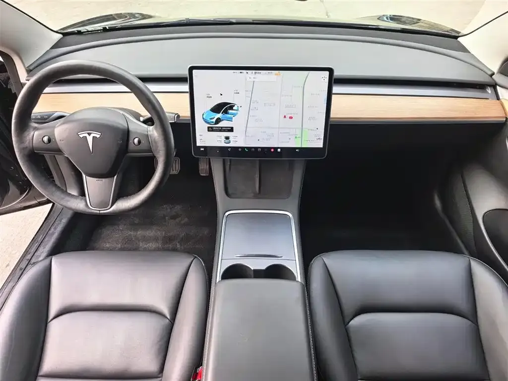 Tesla Model 3 — фото 4