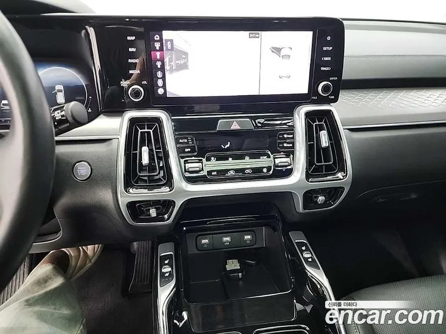 Kia Sorento — фото 8