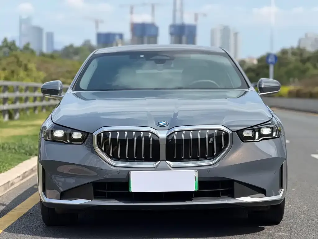 BMW i5 — фото 9