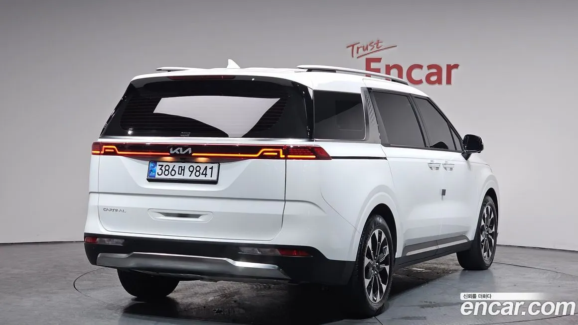 Kia Carnival — фото 2