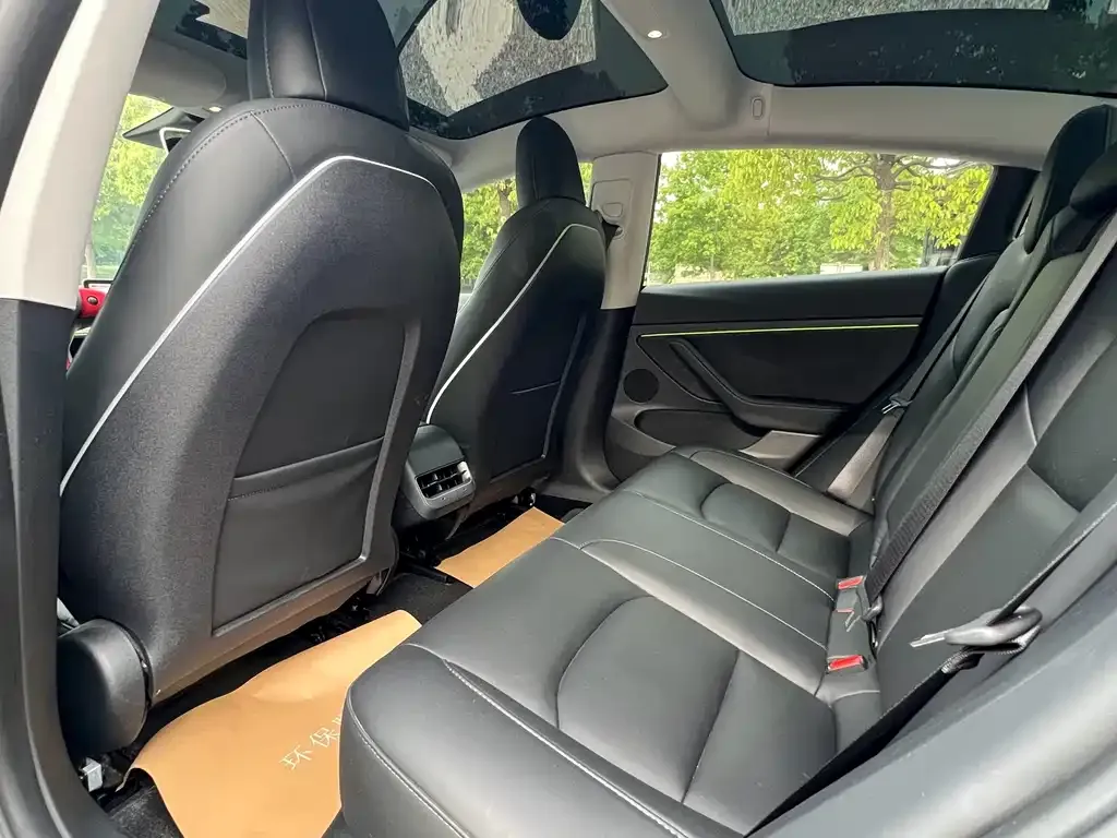 Tesla Model 3 — фото 4