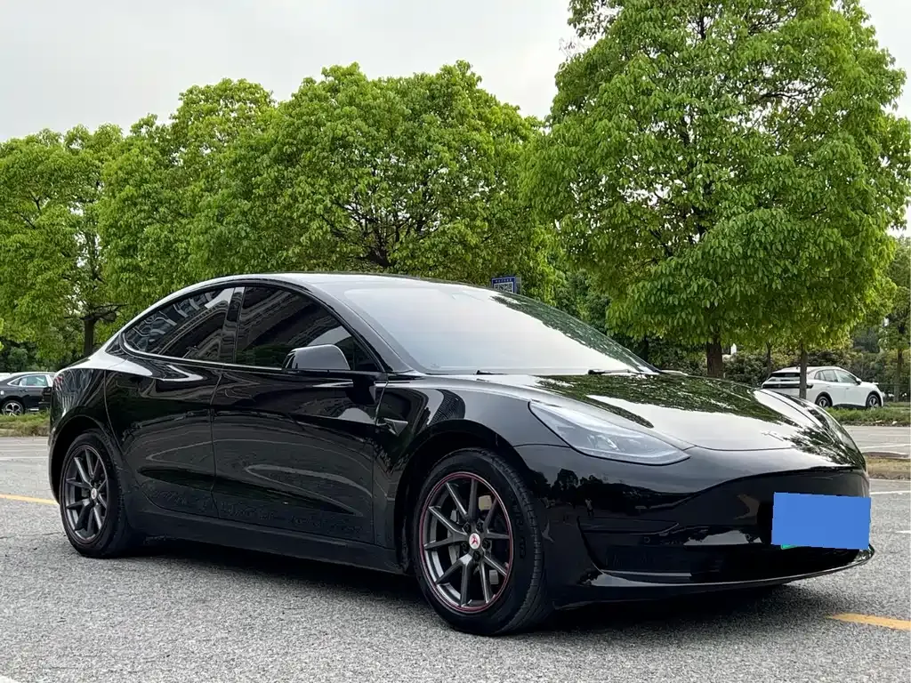Tesla Model 3 — фото 5