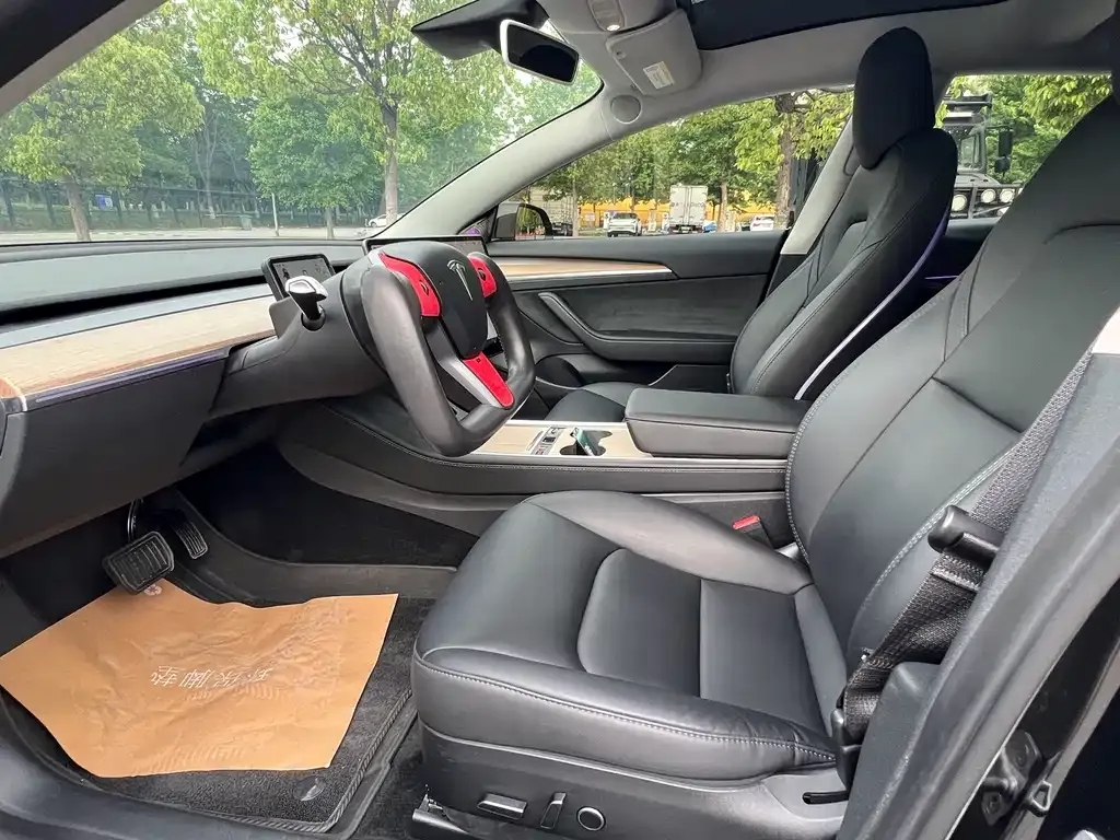 Tesla Model 3 — фото 2
