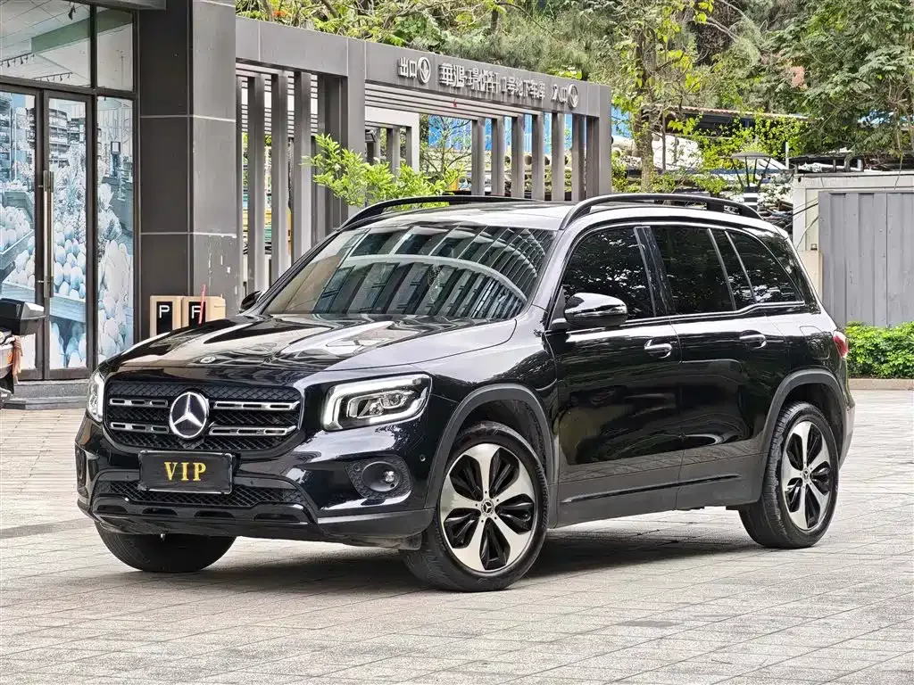 Mercedes-Benz GLB — фото 1