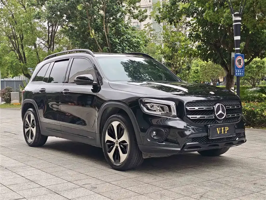 Mercedes-Benz GLB — фото 10