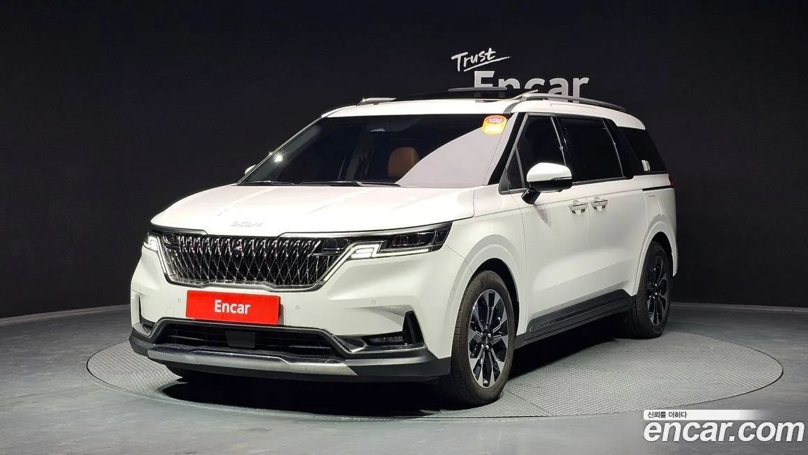 Kia Carnival — фото 1