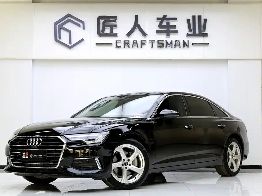 Audi A6L — фото 1