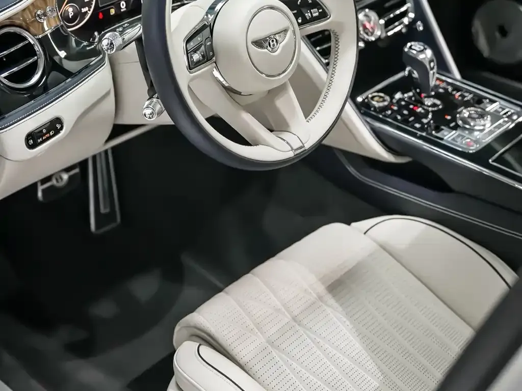 Bentley Flying Spur — фото 5