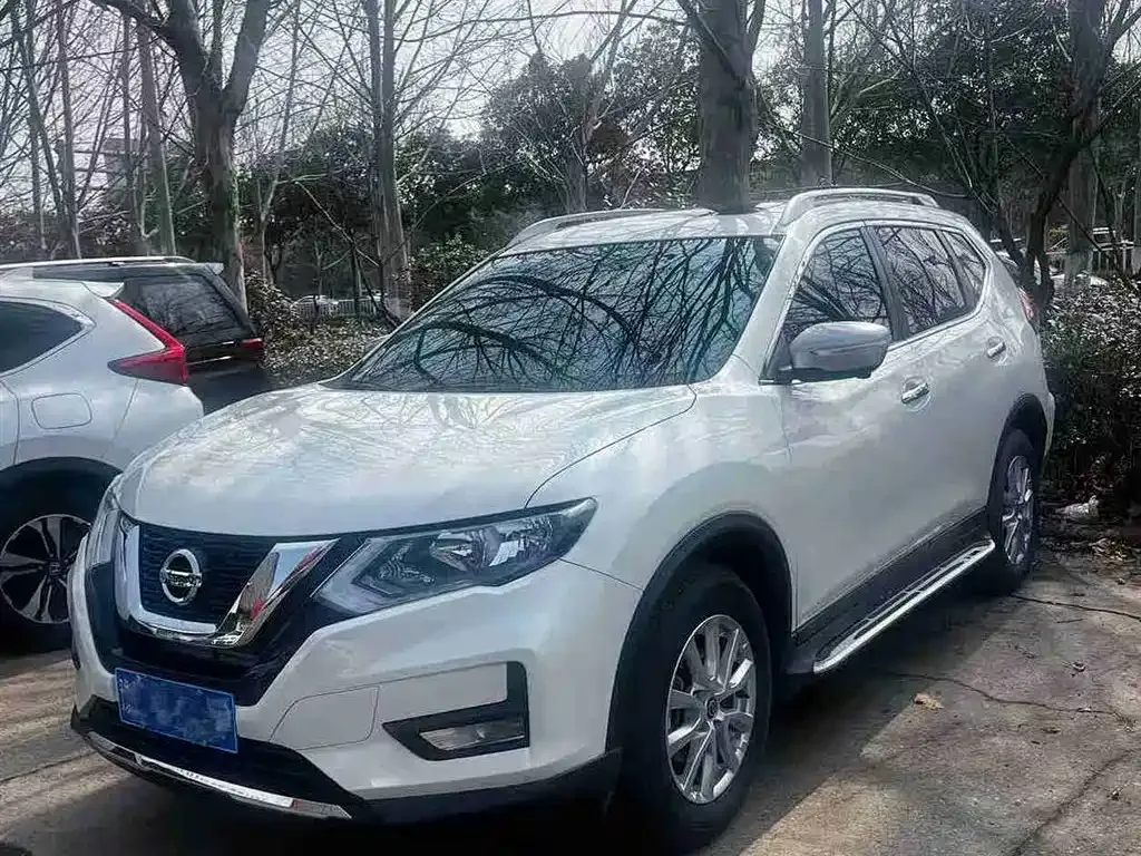 Nissan X-Trail — фото 1