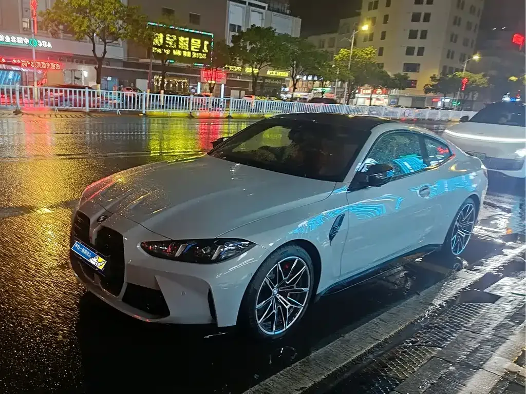 BMW M4 — фото 1