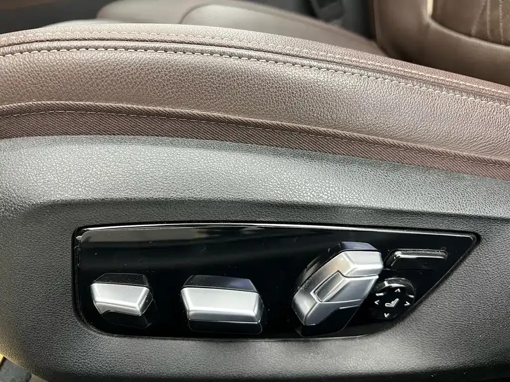 BMW 5 Series — фото 10