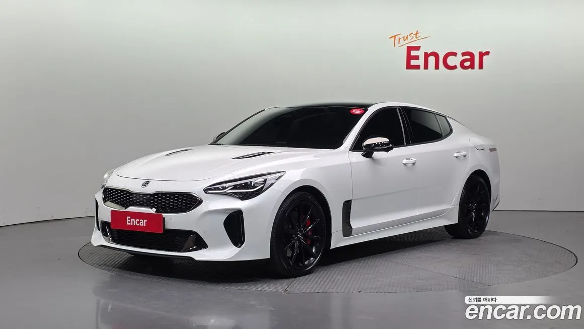 Kia Stinger — фото 1