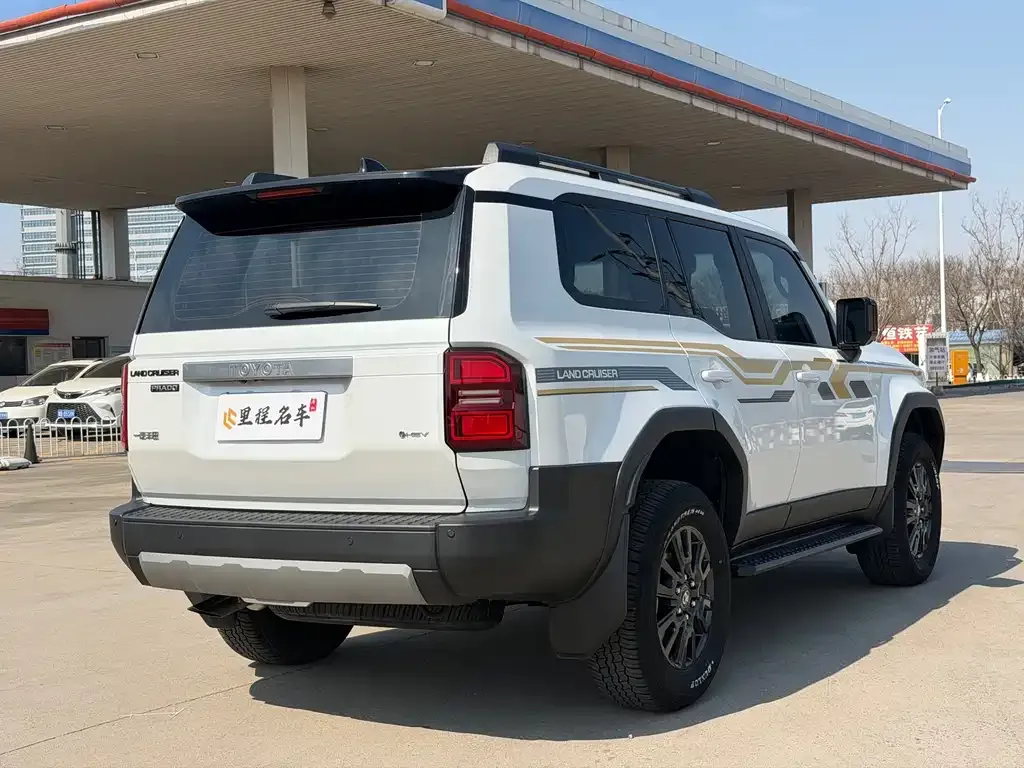 Toyota Prado — фото 4