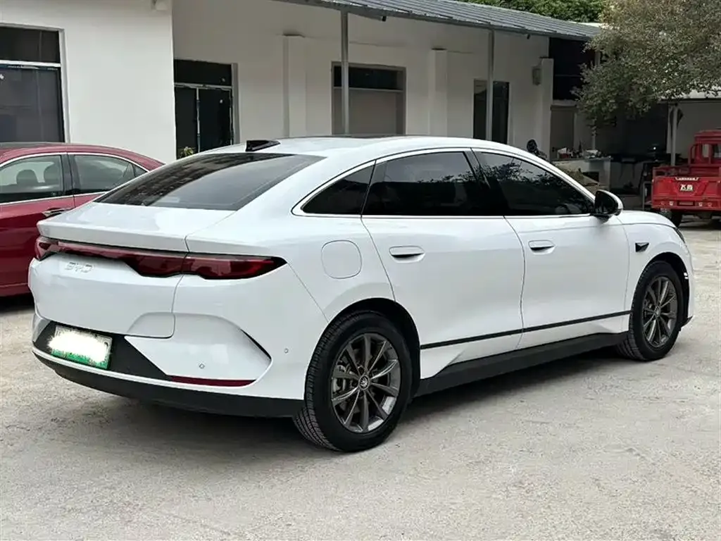BYD Qin L — фото 9