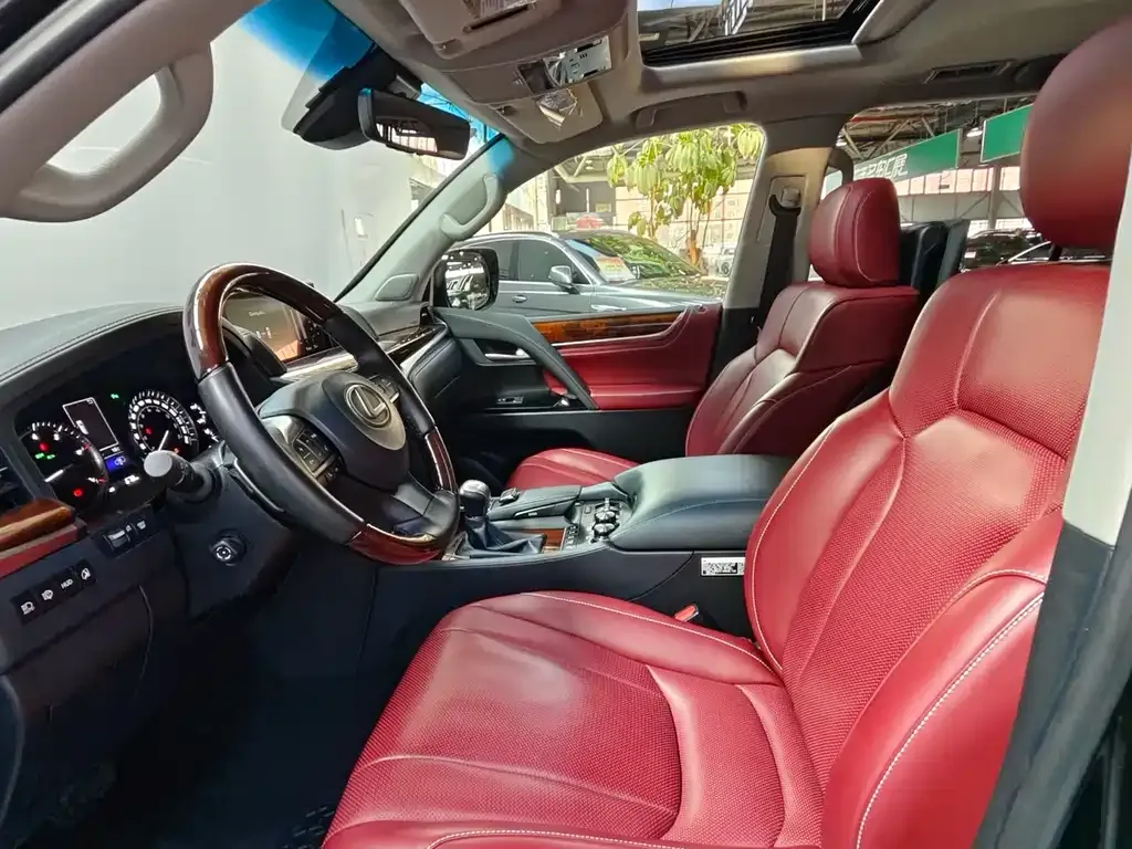 Lexus LX — фото 2