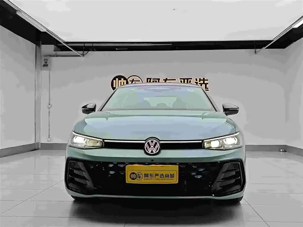 Volkswagen Passat — фото 1