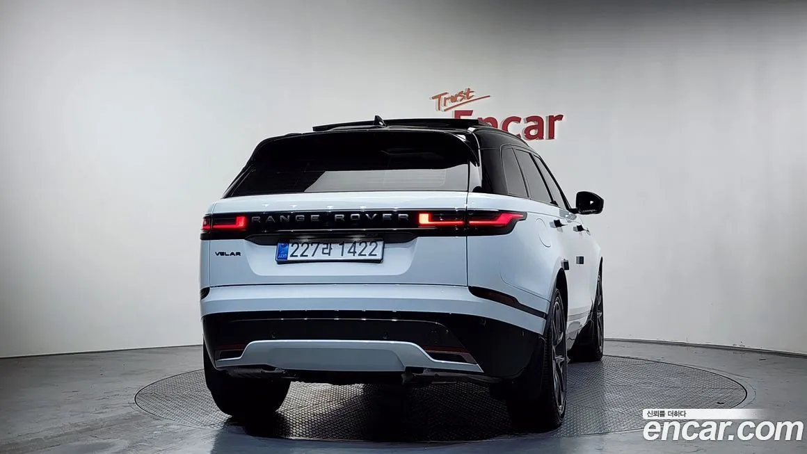 Land Rover Range Rover Velar — фото 9