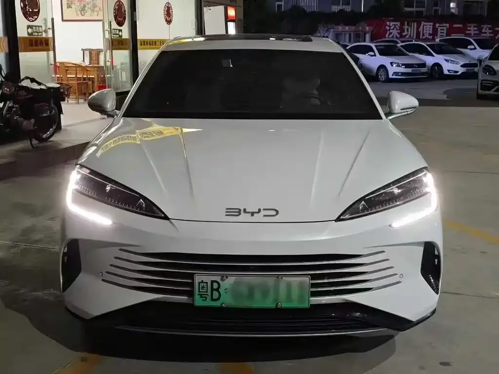 BYD Seal — фото 3