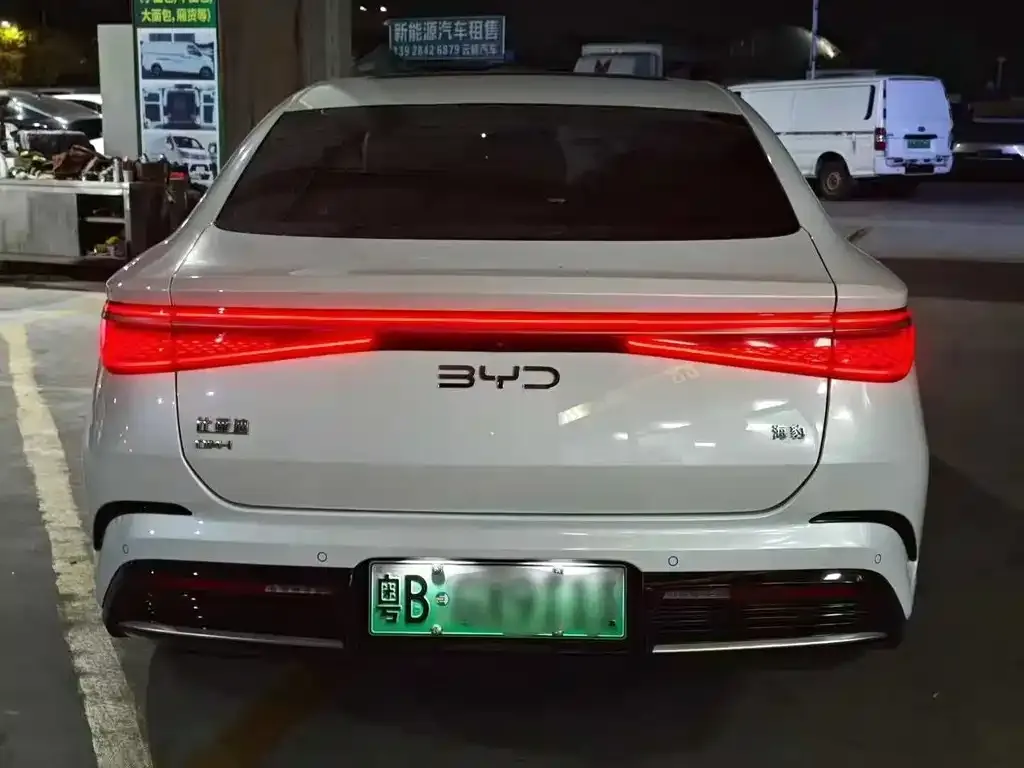 BYD Seal — фото 2