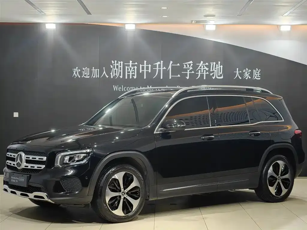 Mercedes-Benz GLB — фото 1